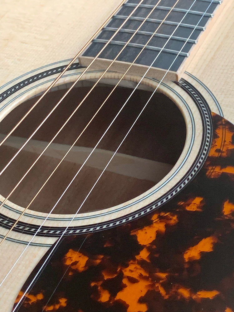 Larrivee OM44 Mahogany Legacy Series