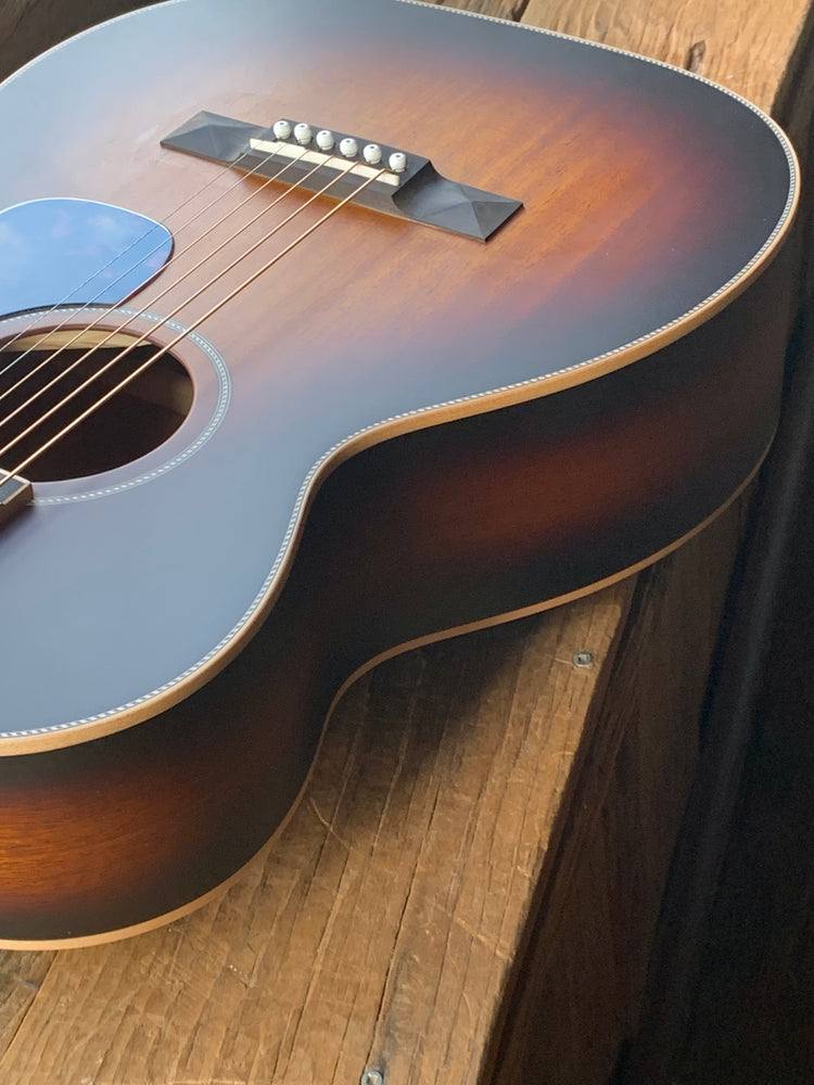 Larrivee 0040 Mahogany Legacy Series Vintage Sunburst