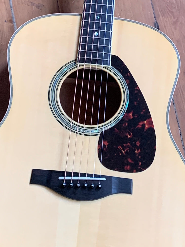 Yamaha LL16M Dreadaught Mahogany