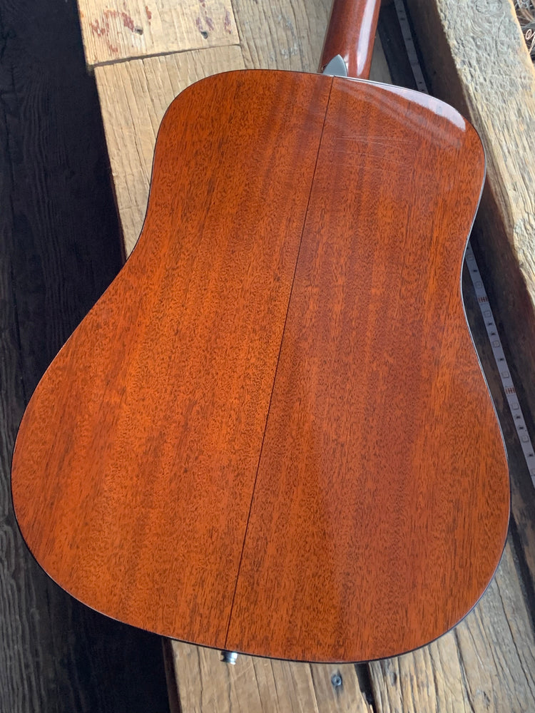 Martin D18 Dreadanught