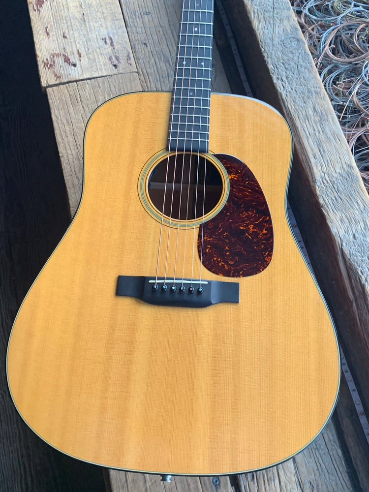 Martin D18 Dreadanught