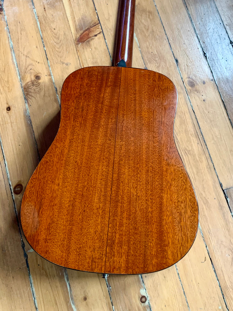 Martin D18 Dreadanught