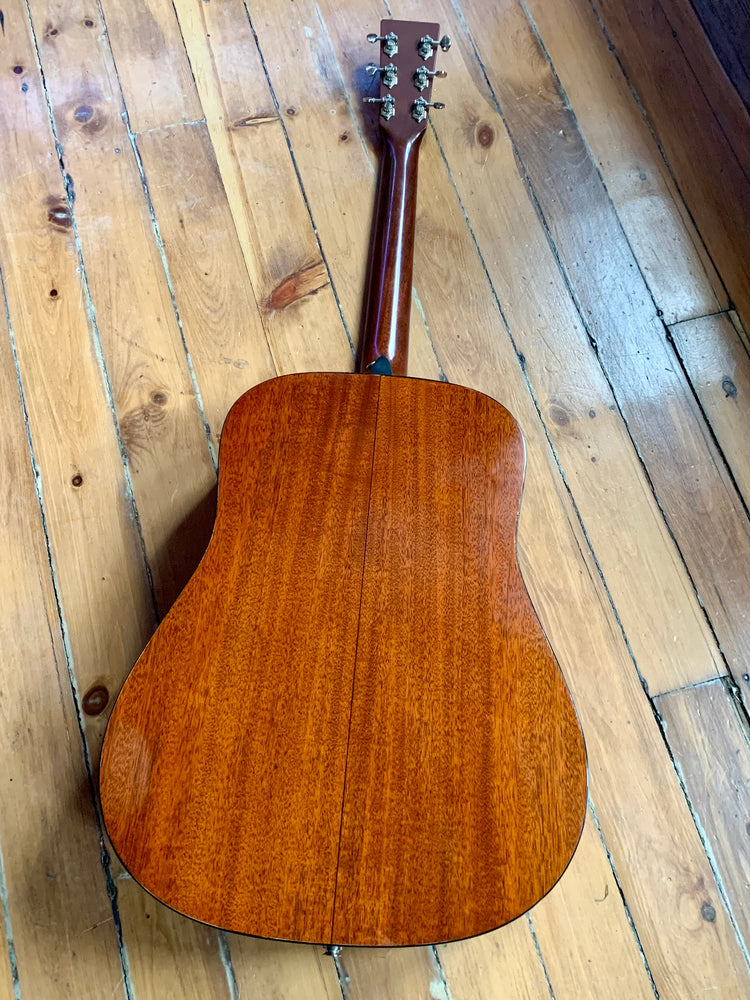 Martin D18 Dreadanught