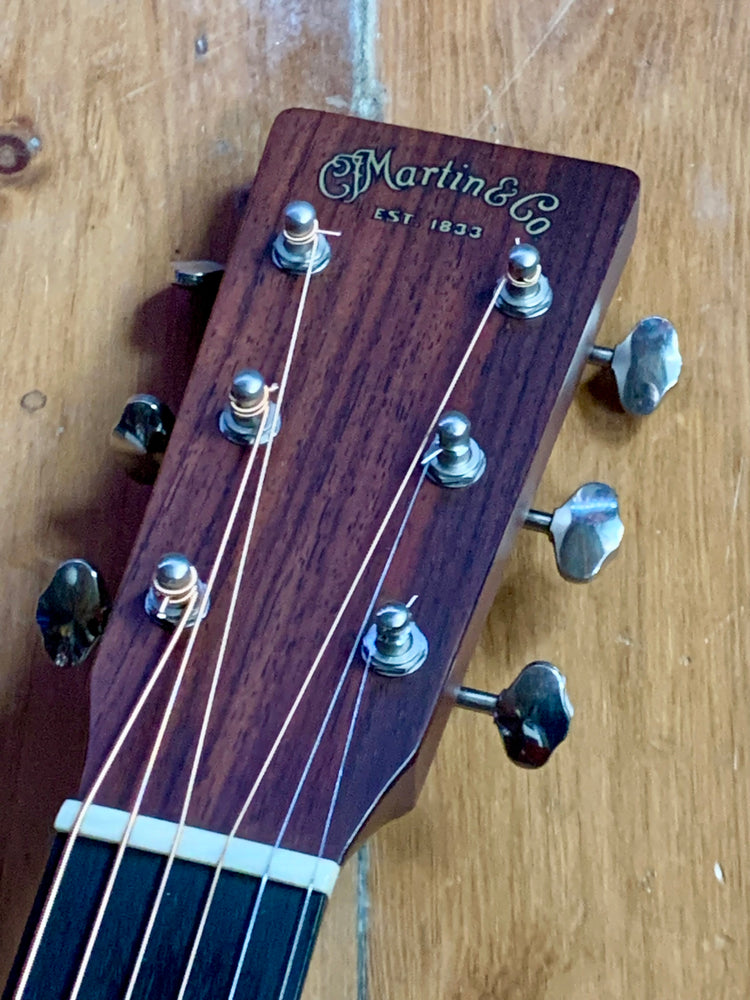 Martin D18 Dreadanught