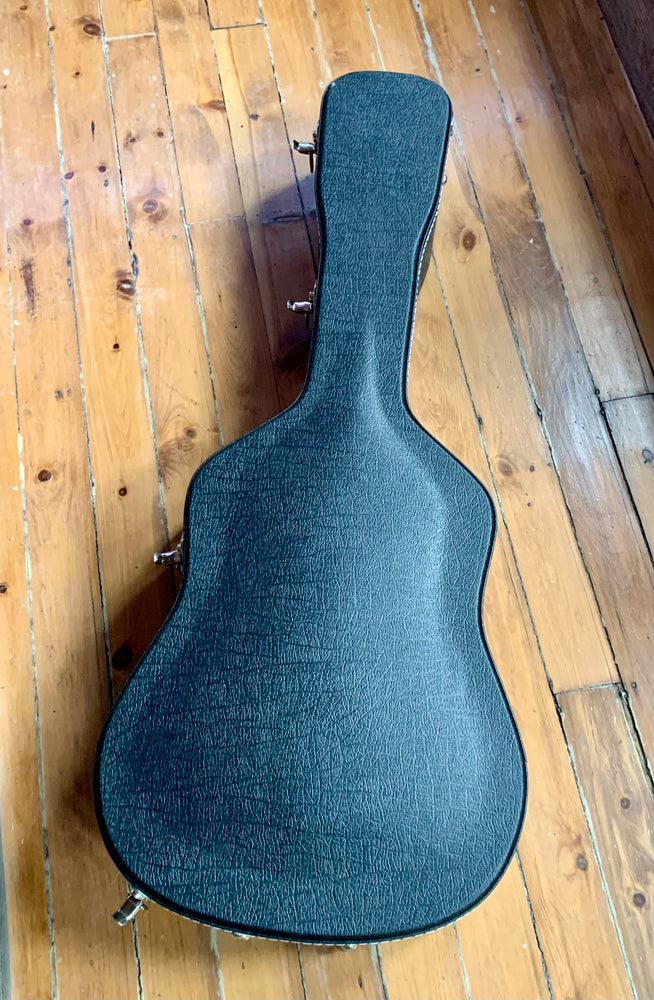 Martin D18 Dreadanught