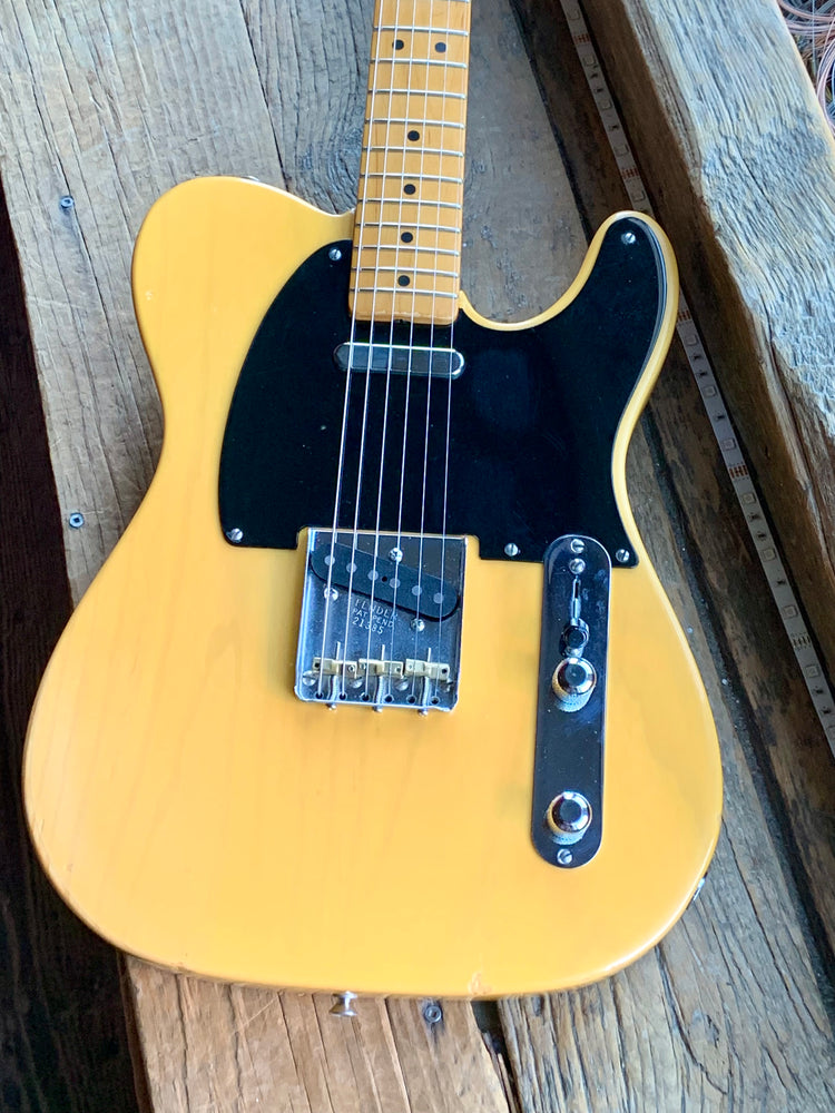 Fender '52 AVRI Telecaster Butterscotch Blonde