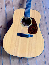 Martin D18 Dreadanught