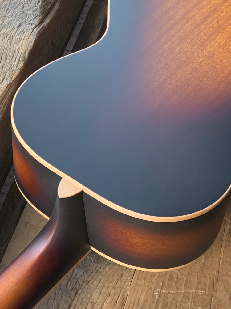 Larrivee 0040 Mahogany Legacy Series Vintage Sunburst