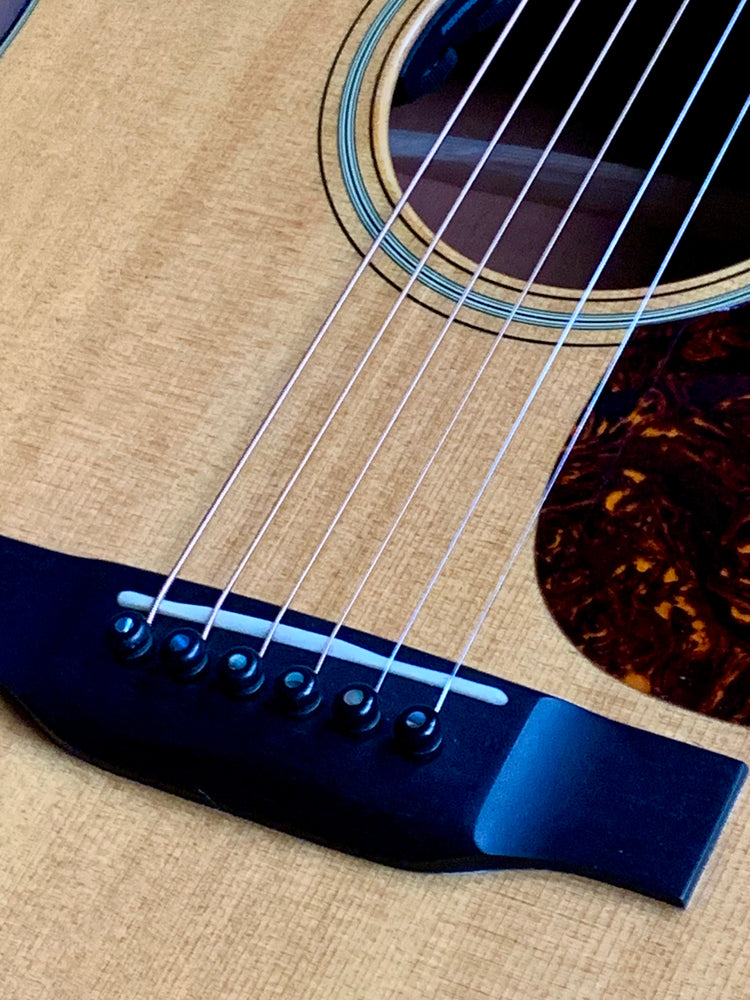 Martin D18 Dreadanught