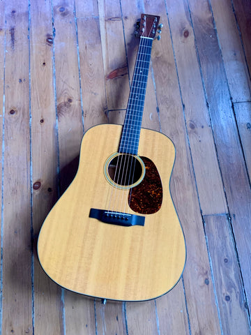 Martin D18 Dreadanught