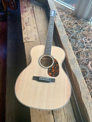 Larrivee OM44 Mahogany Legacy Series