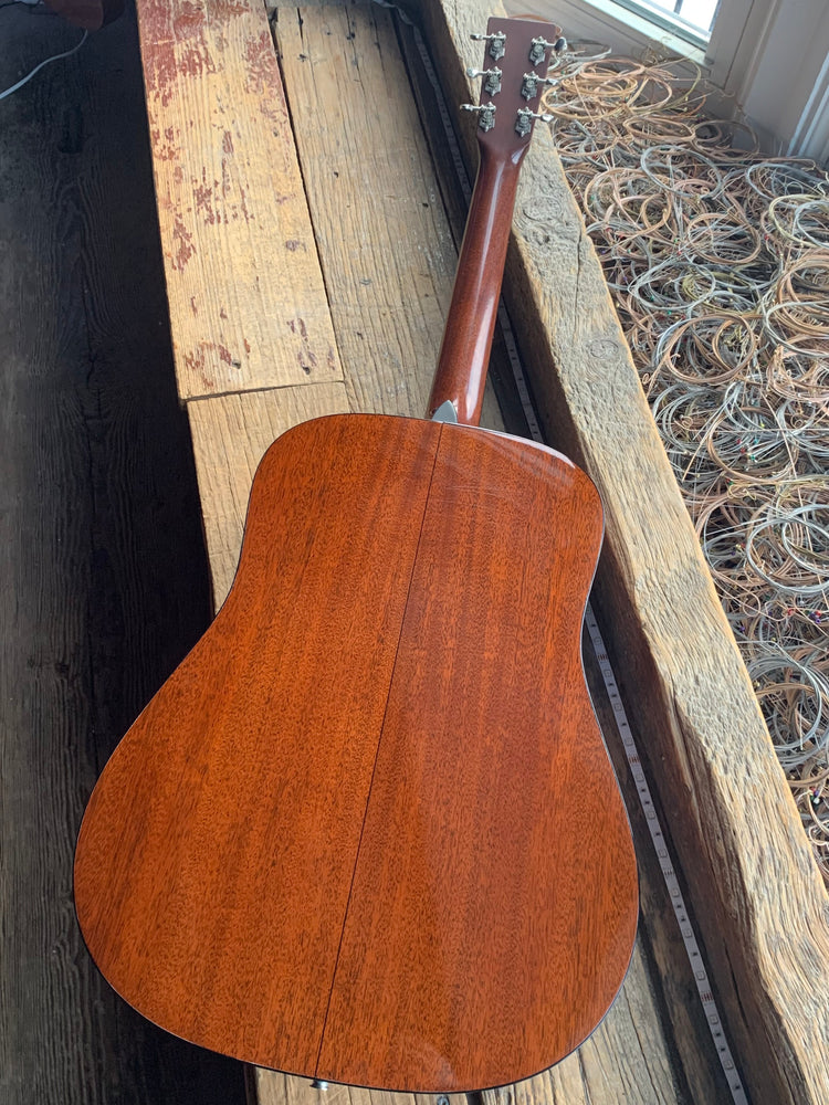 Martin D18 Dreadanught