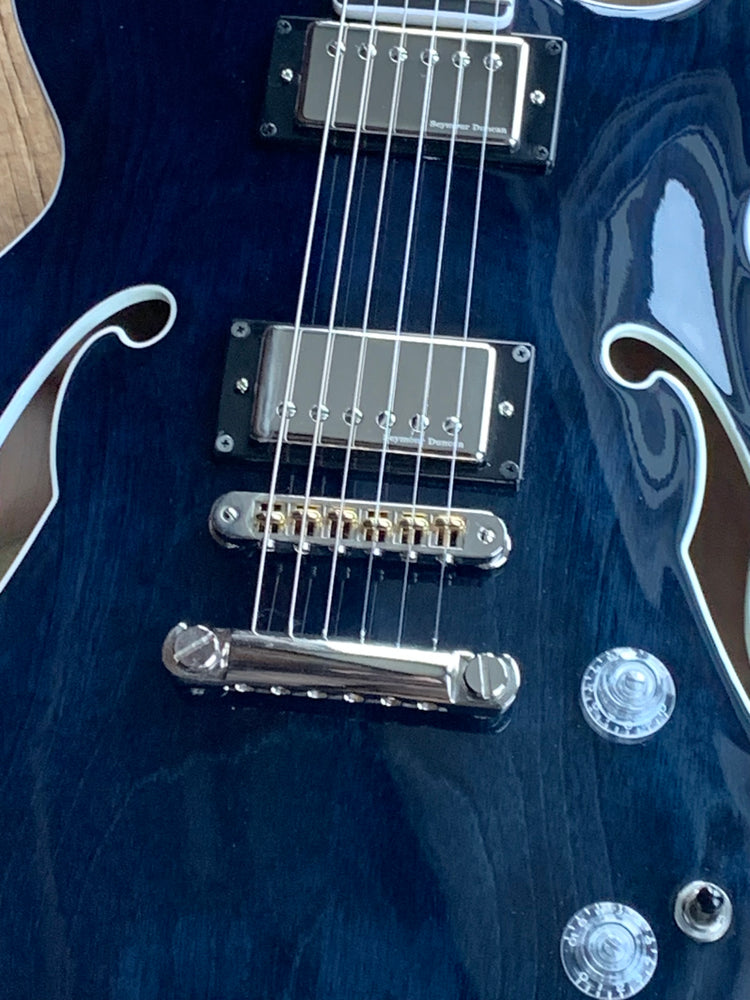 Godin Montreal Premiere A/E Indigo Blue