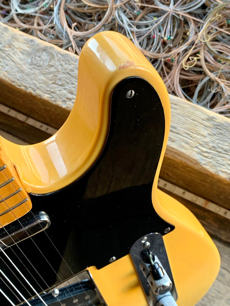 Fender '52 AVRI Telecaster Butterscotch Blonde