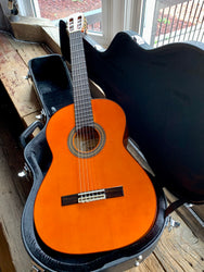 Raimundo Flamenco Guitar Model 126